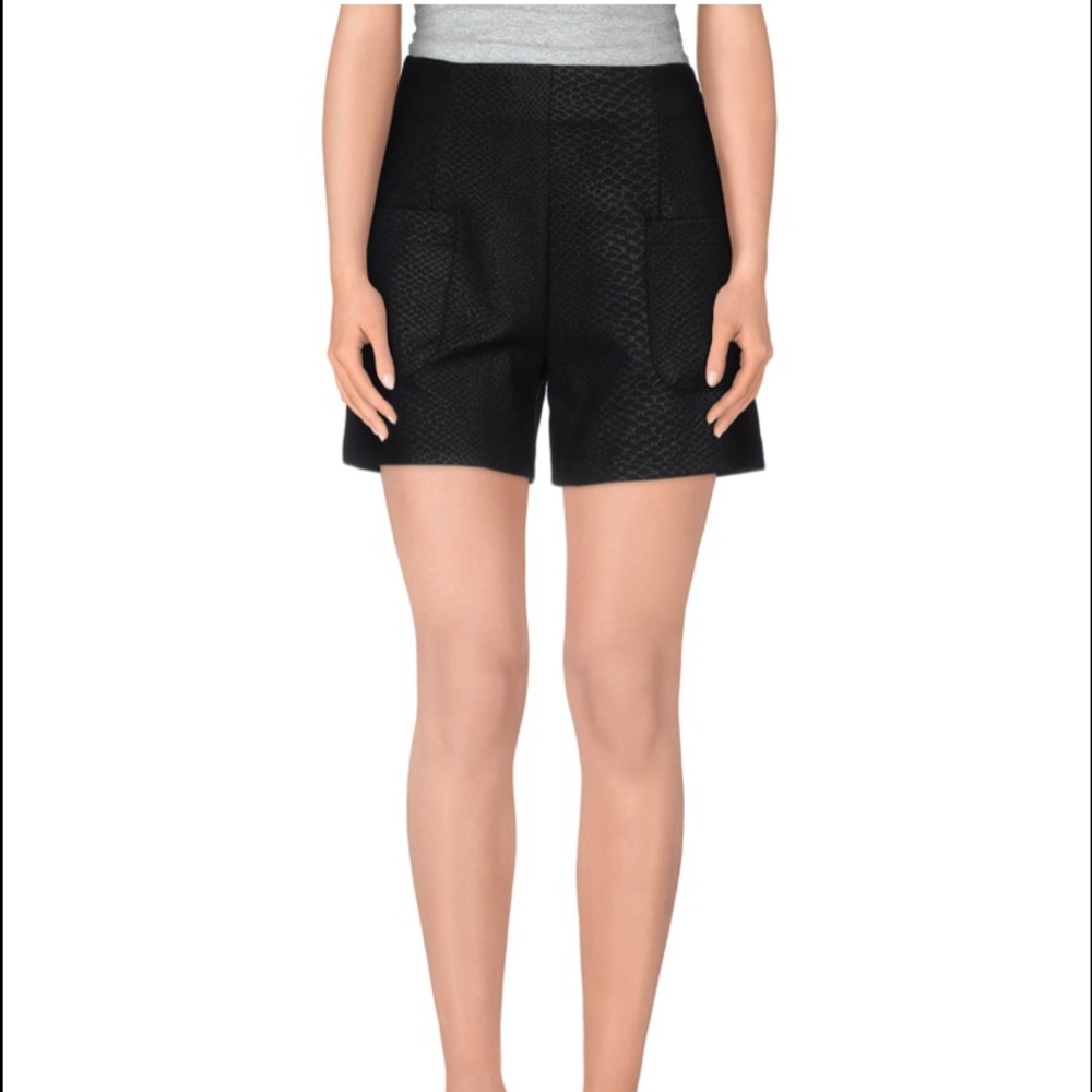 Kaos Shorts Italian Size 44 (US 8/ M)